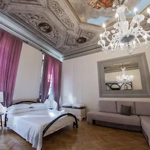 https://n4u-guest-house.it-tuscanyhotel.com
