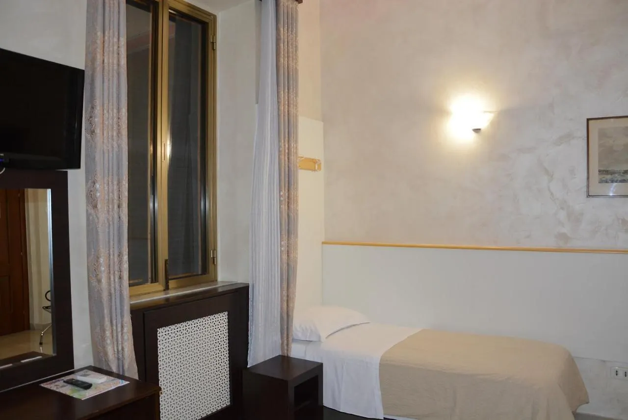Guest house Roma Carina Hotel
